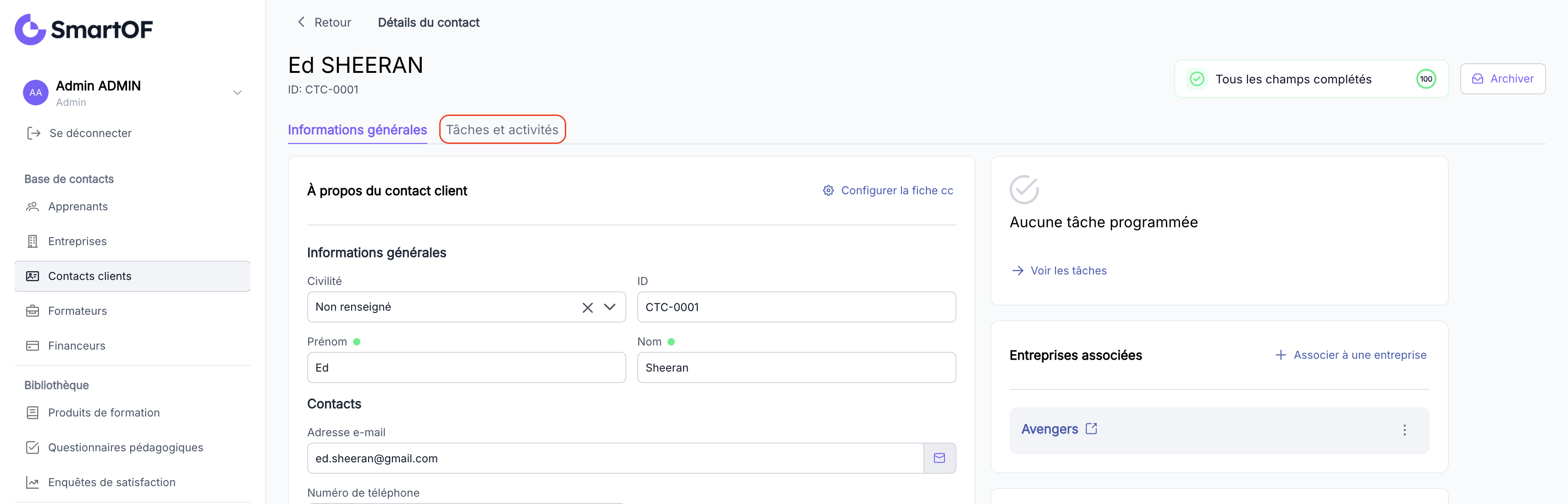 Onglet Tâches et activités sur la fiche contact client